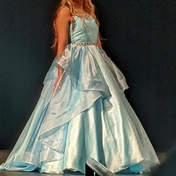 Pageant Dress - Picture 3 of 7